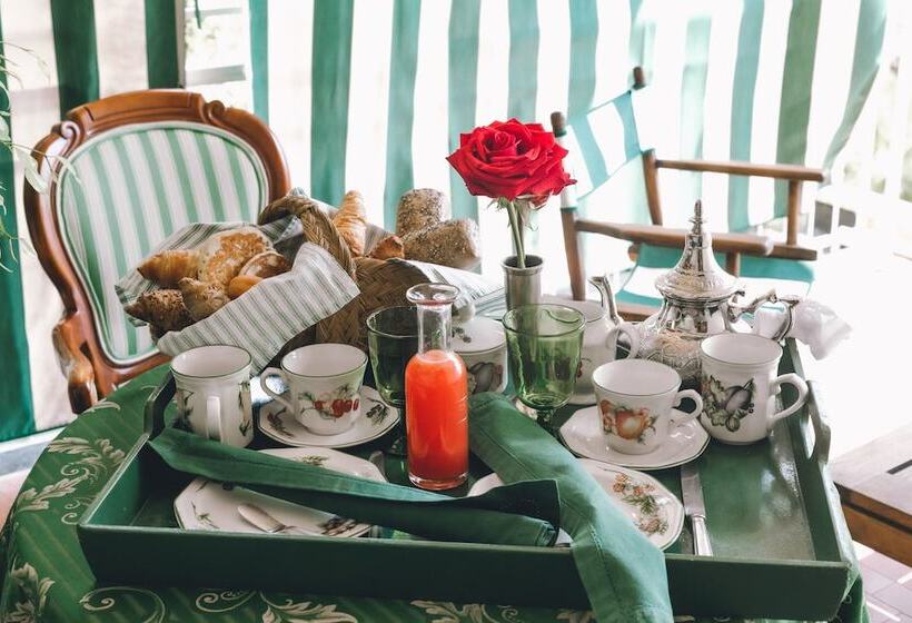 فندق Eveline Portosole