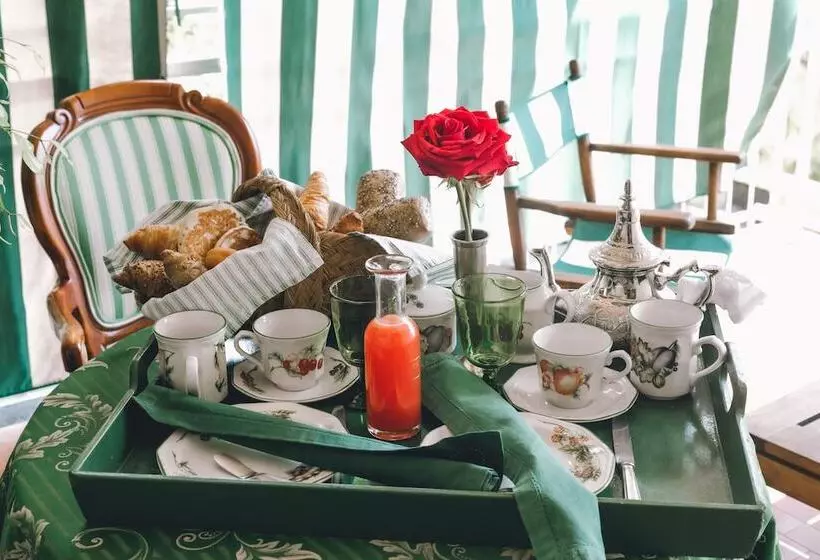 فندق Eveline Portosole