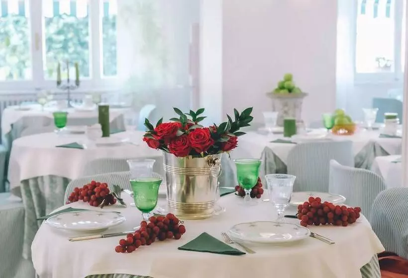 فندق Eveline Portosole