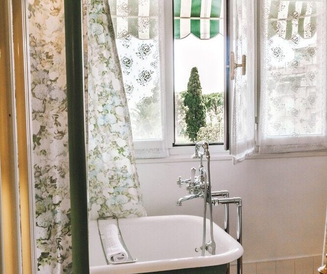 فندق Eveline Portosole