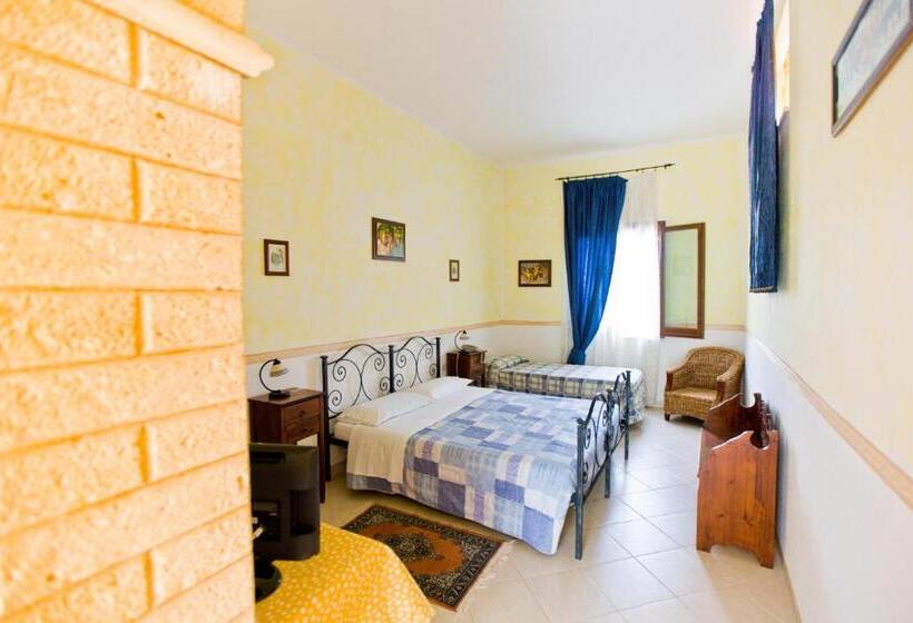 בית מלון כפרי History