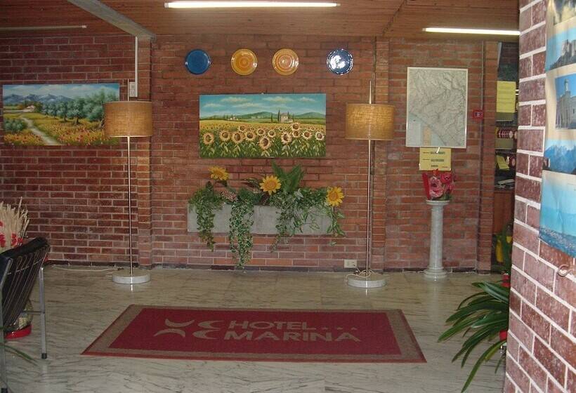 فندق Marina