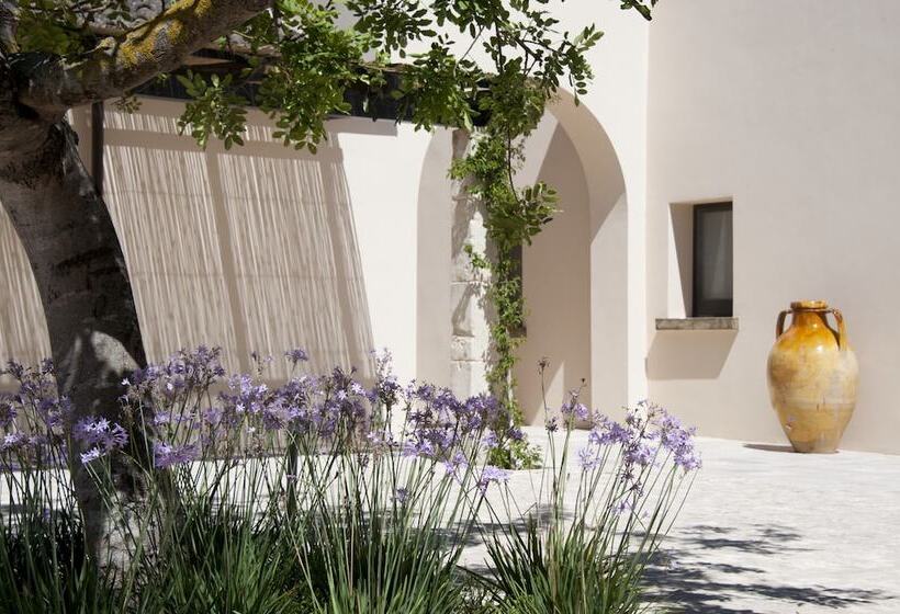 فندق Masseria Panareo