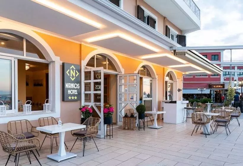 호텔 Nirikos