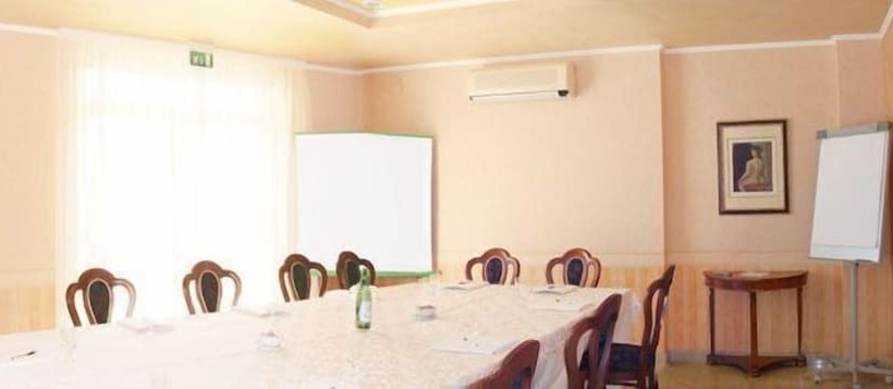 Отель Parco Serrone