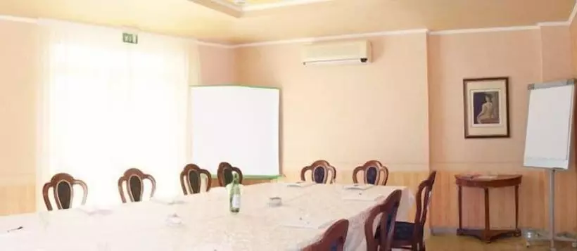 Отель Parco Serrone