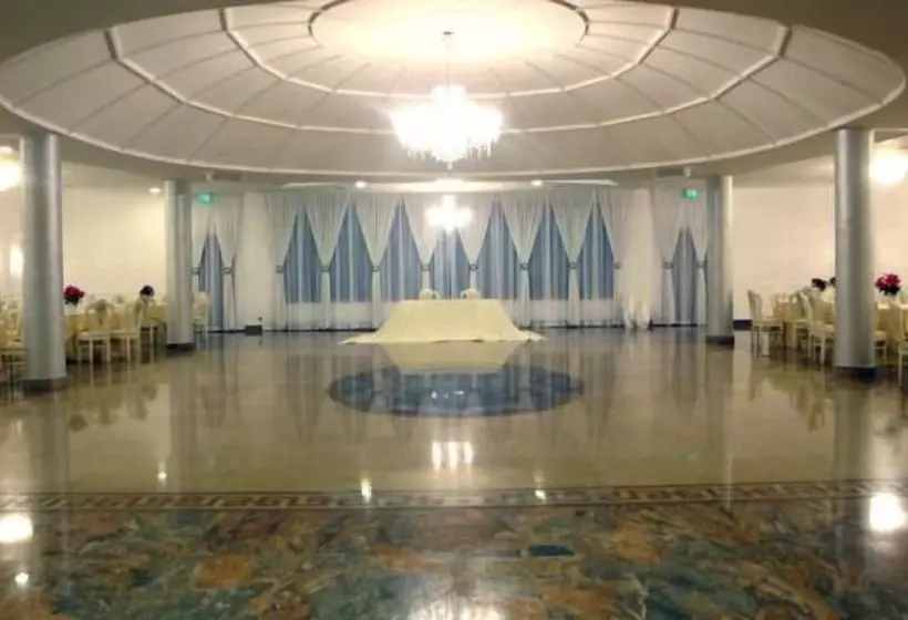 Отель Parco Serrone