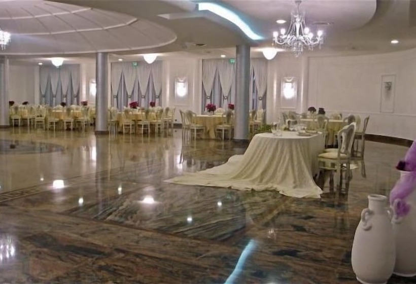 Отель Parco Serrone