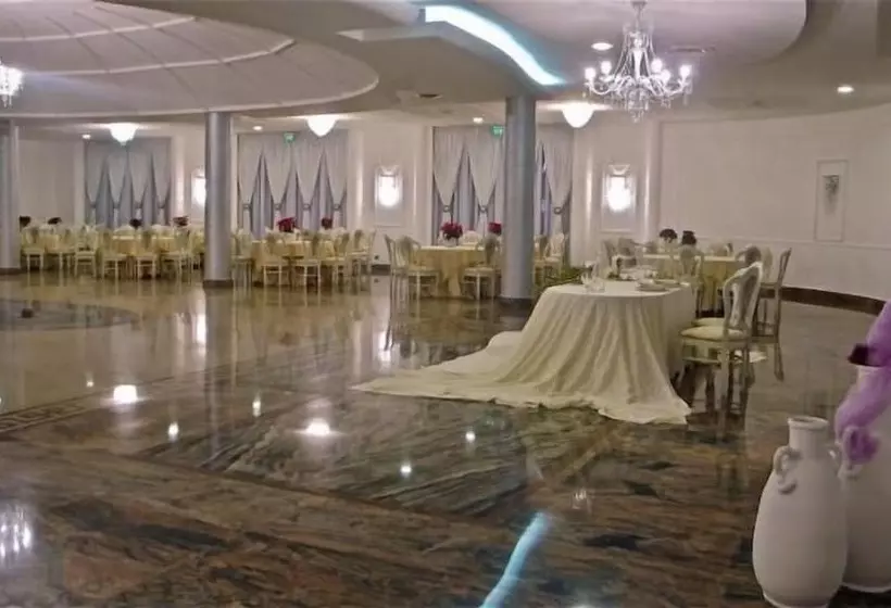 Отель Parco Serrone