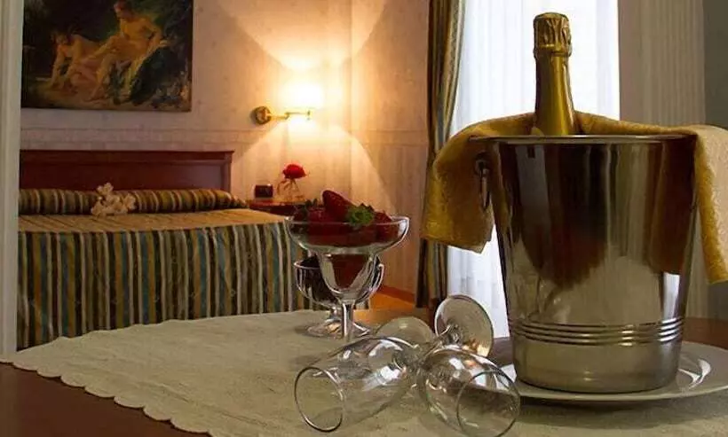 Отель Parco Serrone