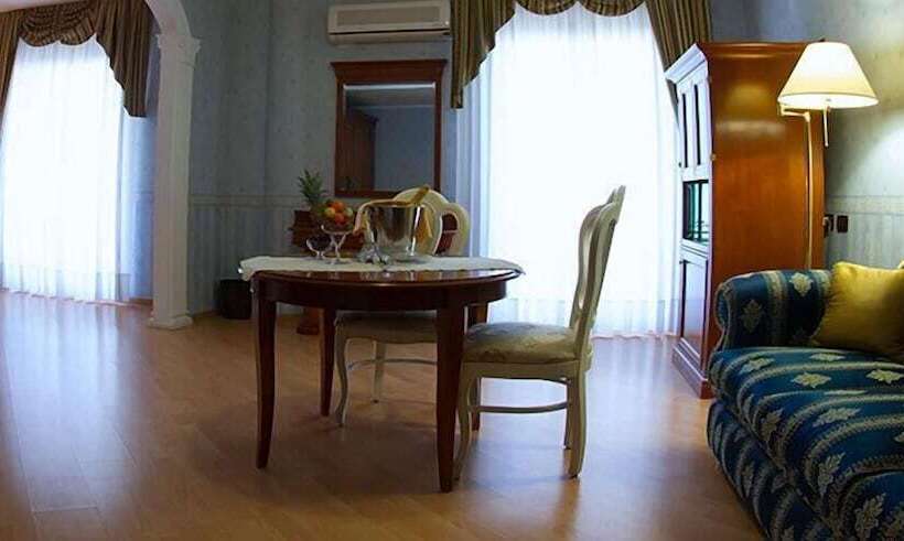 Отель Parco Serrone