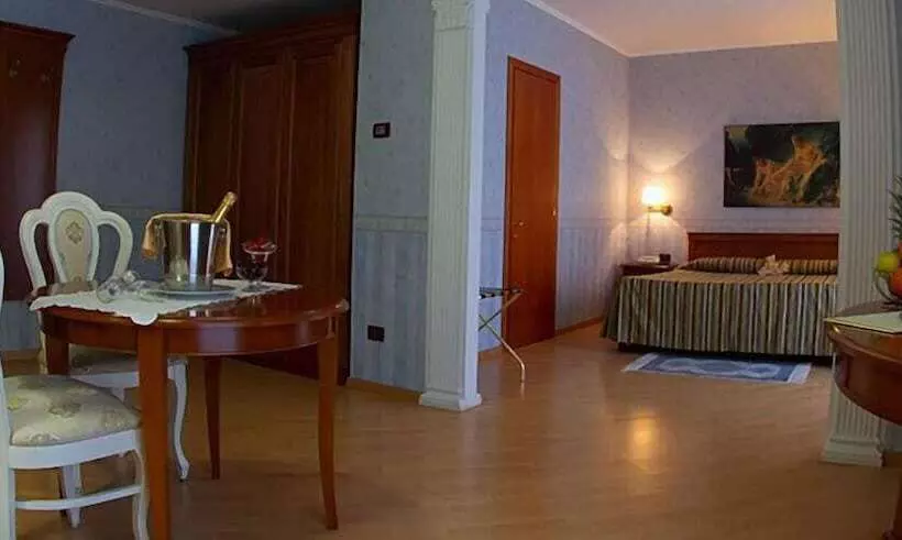 Отель Parco Serrone