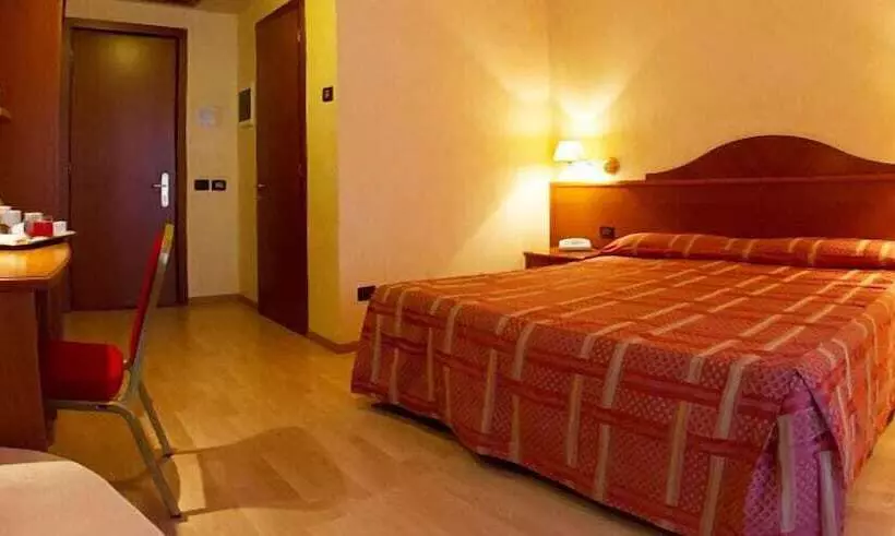 Отель Parco Serrone