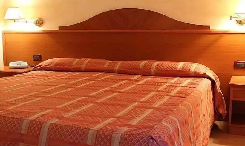 Отель Parco Serrone