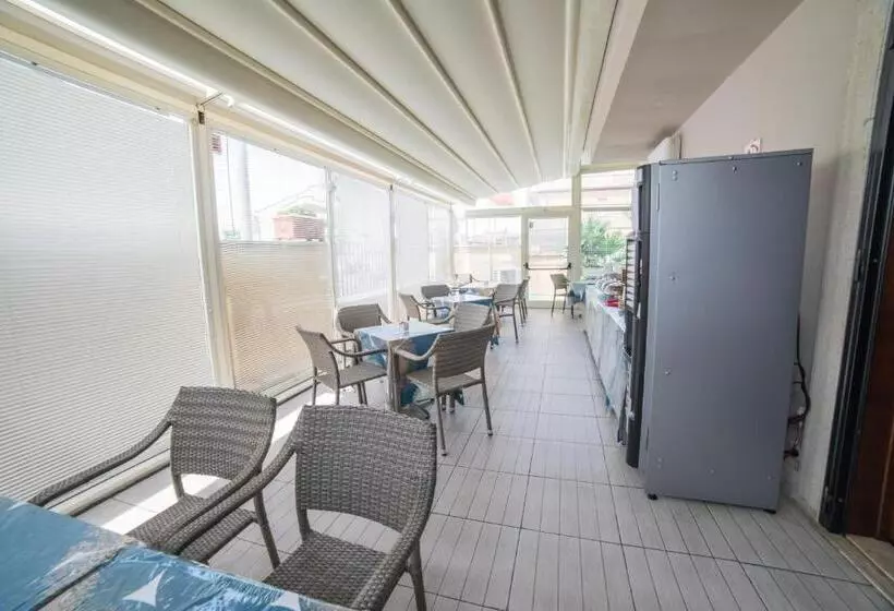 Отель La Maison Jolie