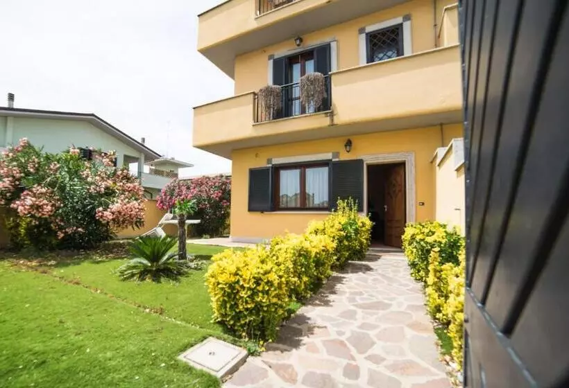 Отель La Maison Jolie