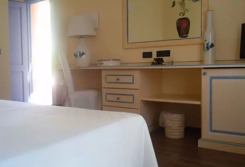 Отель S'acqua Sassa Resort