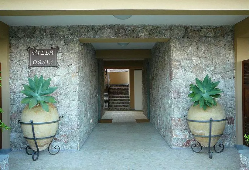 Отель Villa Oasis Residence