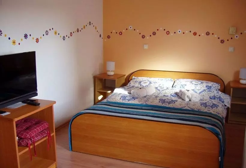 בית מלון כפרי Villa Toni