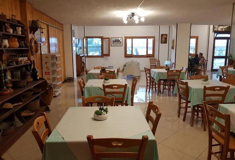 בית מלון כפרי Villaggio Mascia