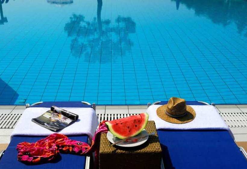 Kinetta Beach Resort And Spa