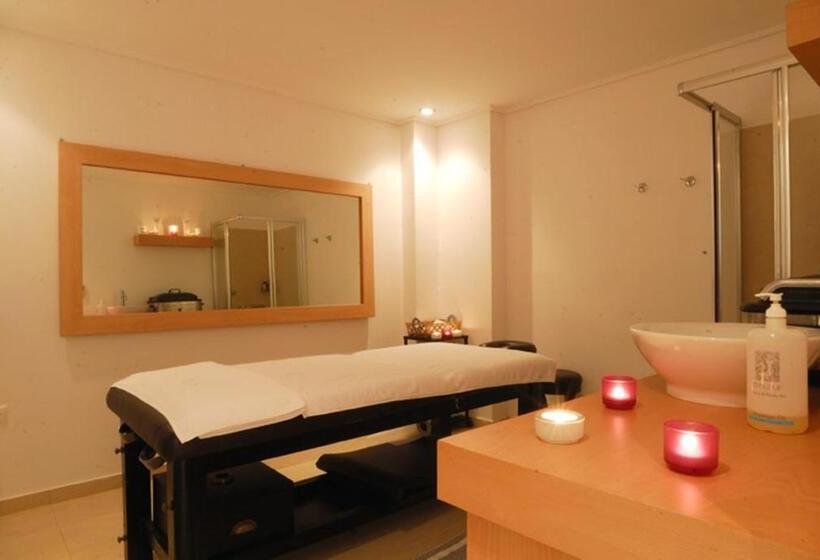 Kinetta Beach Resort And Spa