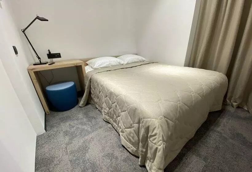 Sleep Lounge Terminal D   Hostel