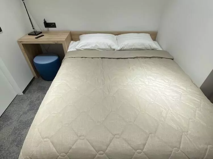 Sleep Lounge Terminal D   Hostel