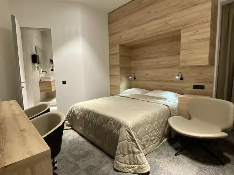 Sleep Lounge Terminal D   Hostel