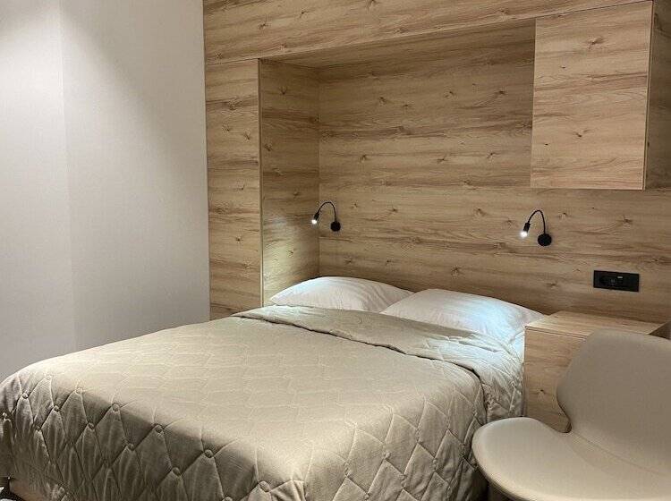 Sleep Lounge Terminal D   Hostel