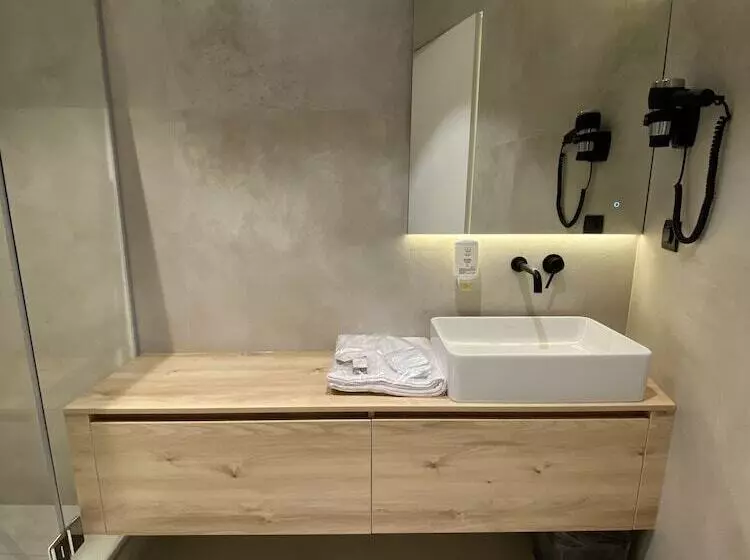 Sleep Lounge Terminal D   Hostel