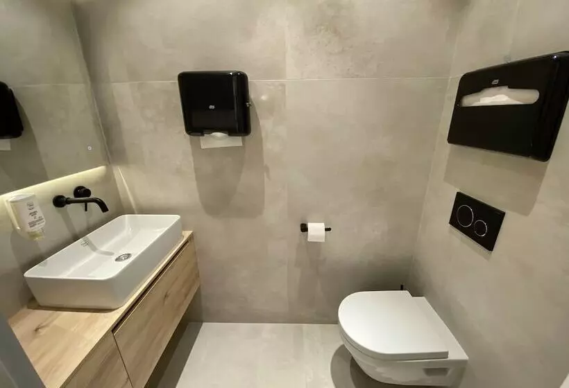 Sleep Lounge Terminal D   Hostel