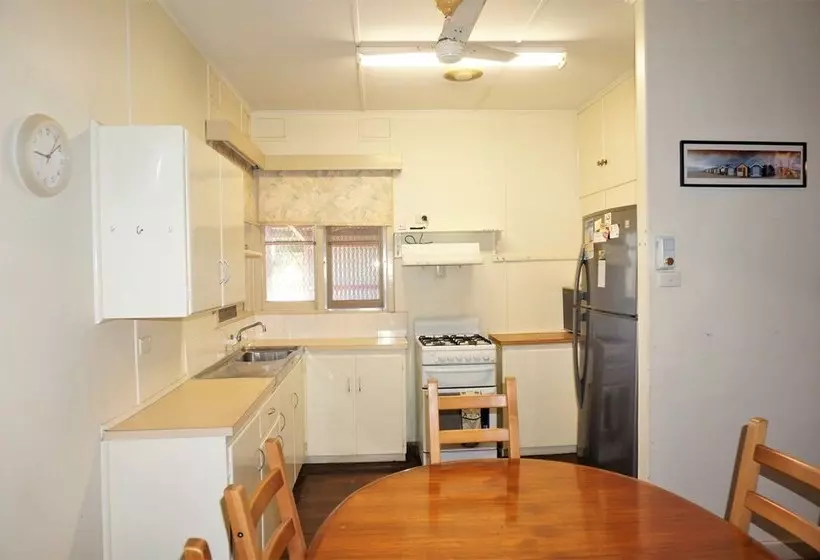 10 Tautog Street