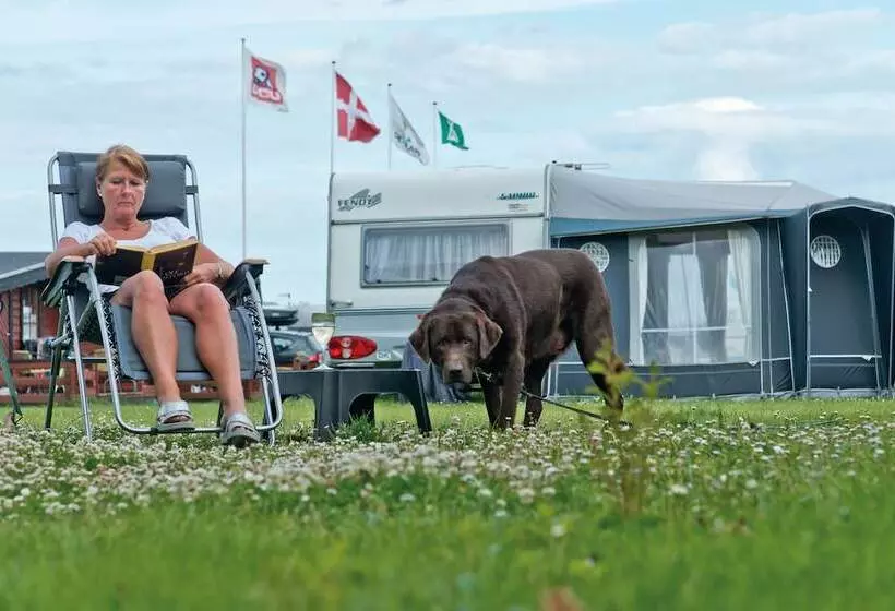 Hotelli Hygge Strand Camping