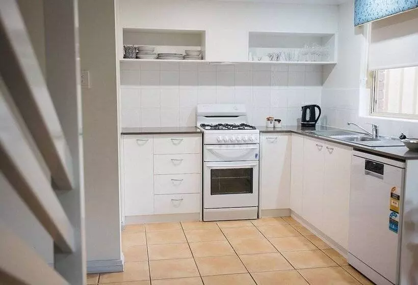 هتل Middleton Beach By The Bnb Collection