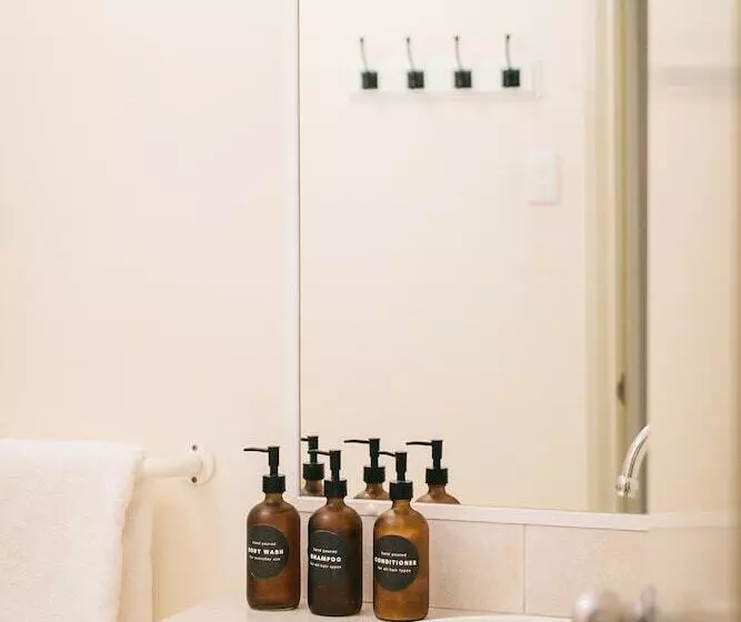 هتل Middleton Beach By The Bnb Collection