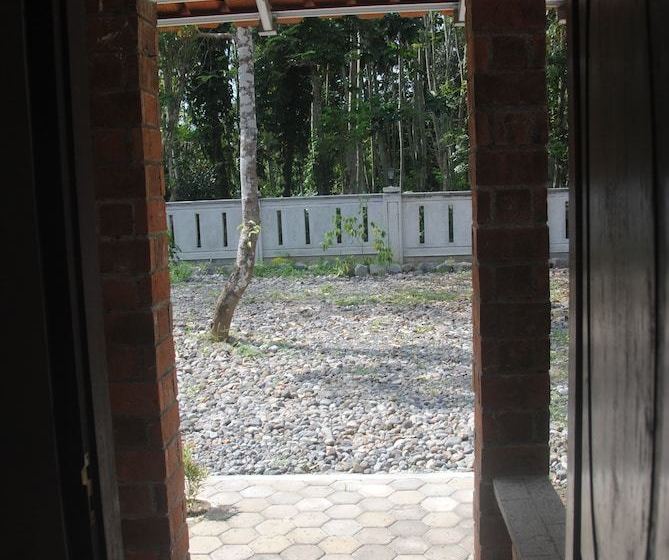 펜션 Griyo Dan Homestay