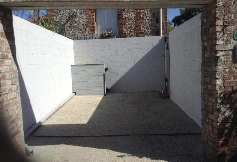 פנסיון Le Jardin Des Poules