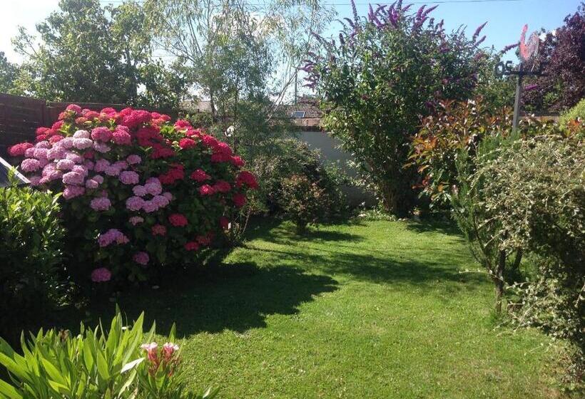 פנסיון Le Jardin Des Poules