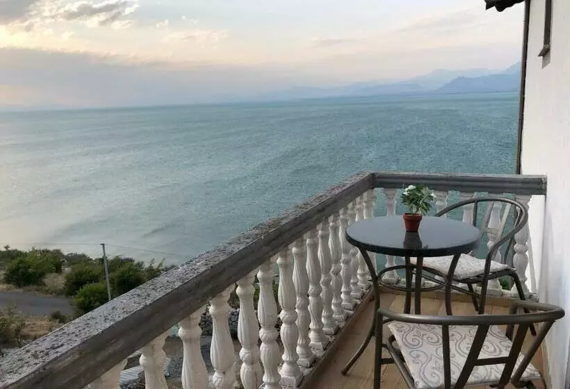 ベッドアンドブレックファースト Bella Vista