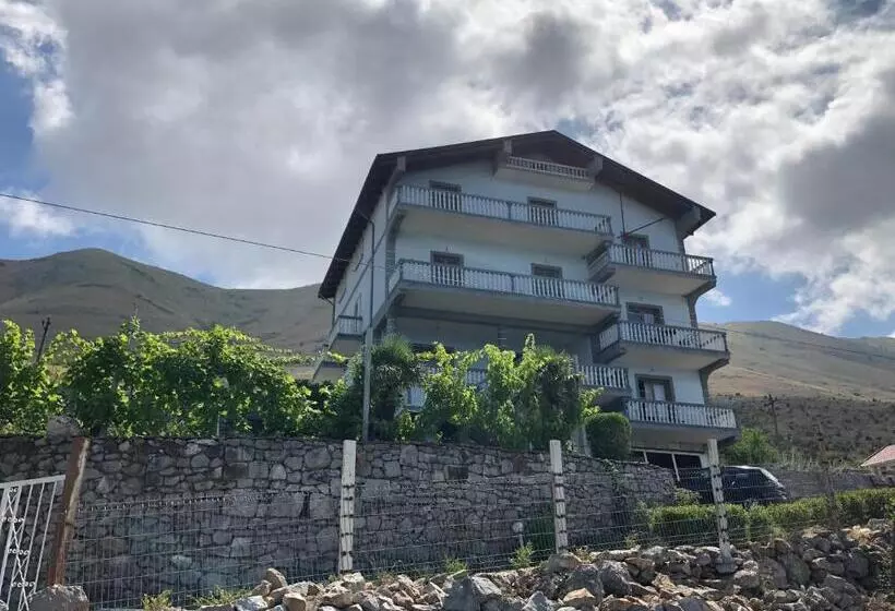 ベッドアンドブレックファースト Bella Vista