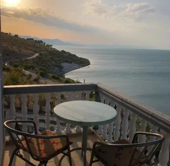 ベッドアンドブレックファースト Bella Vista