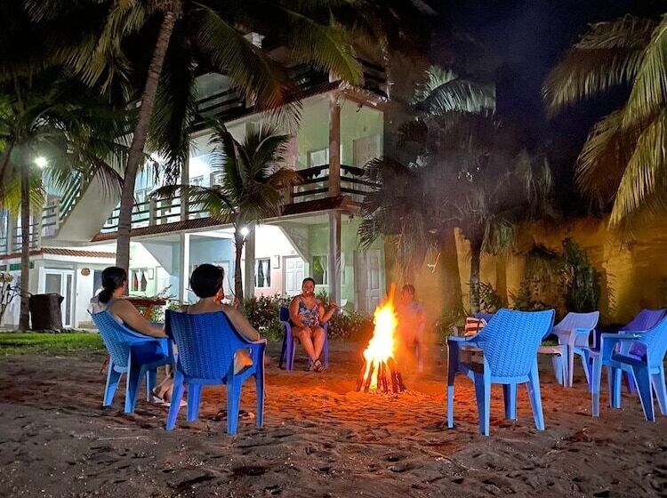 هتل Mi Paraiso Monterrico