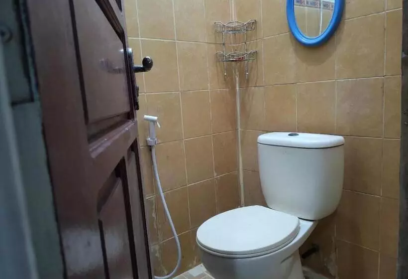 ホテル Oyo 90529  Baruga Makassar