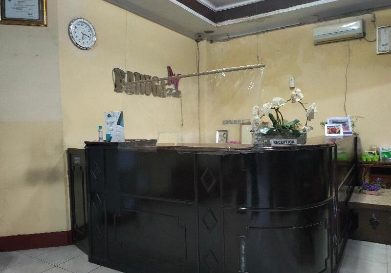 בית מלון כפרי Oyo 90529  Baruga Makassar