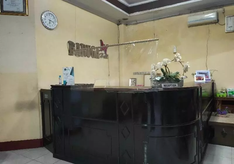 ホテル Oyo 90529  Baruga Makassar