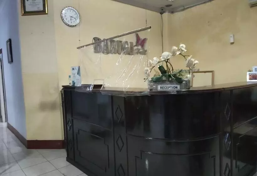 هتل Oyo 90529  Baruga Makassar