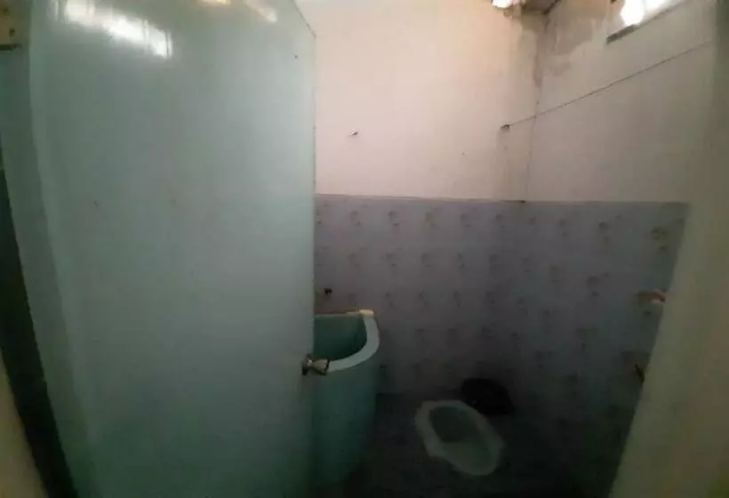 هتل Oyo 90555 Vina Pavilion