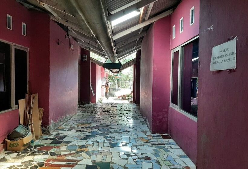 هتل Oyo 90555 Vina Pavilion