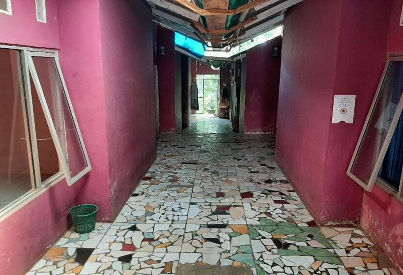 هتل Oyo 90555 Vina Pavilion